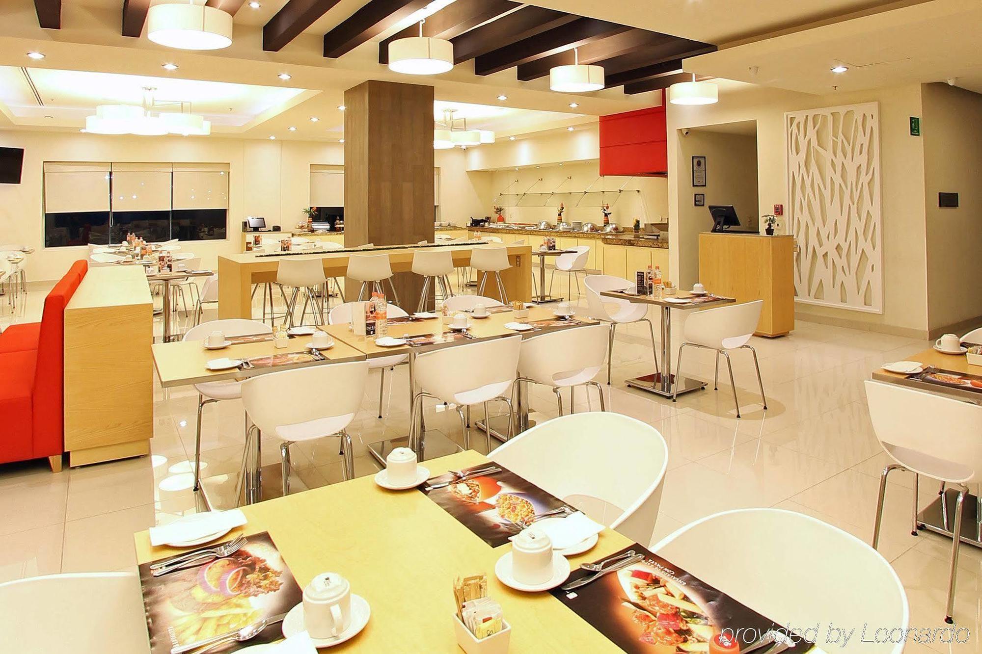 Fiesta Inn Coatzacoalcos Buitenkant foto