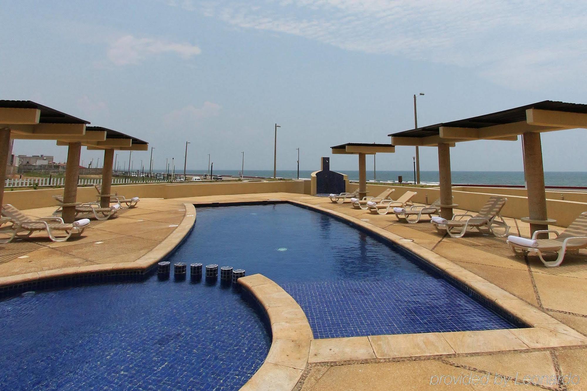Fiesta Inn Coatzacoalcos Buitenkant foto