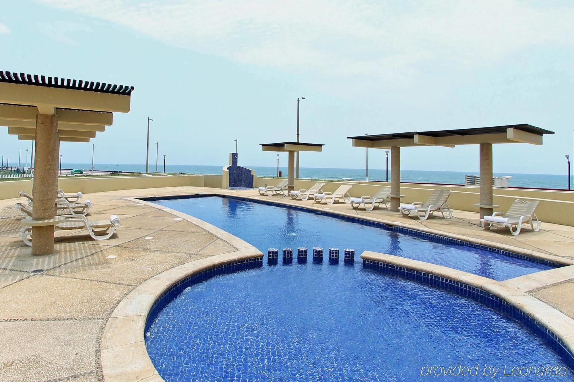 Fiesta Inn Coatzacoalcos Buitenkant foto