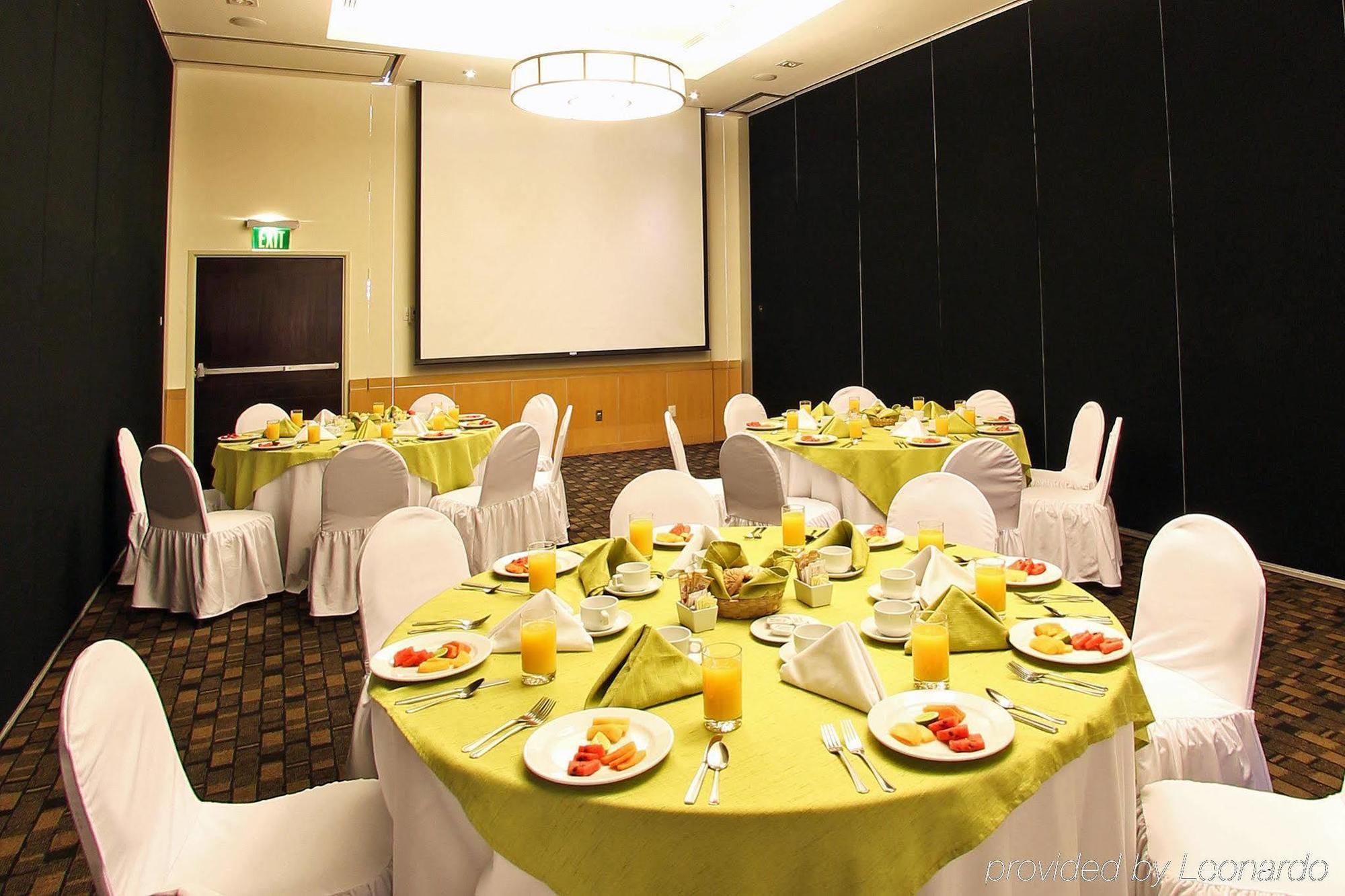 Fiesta Inn Coatzacoalcos Buitenkant foto