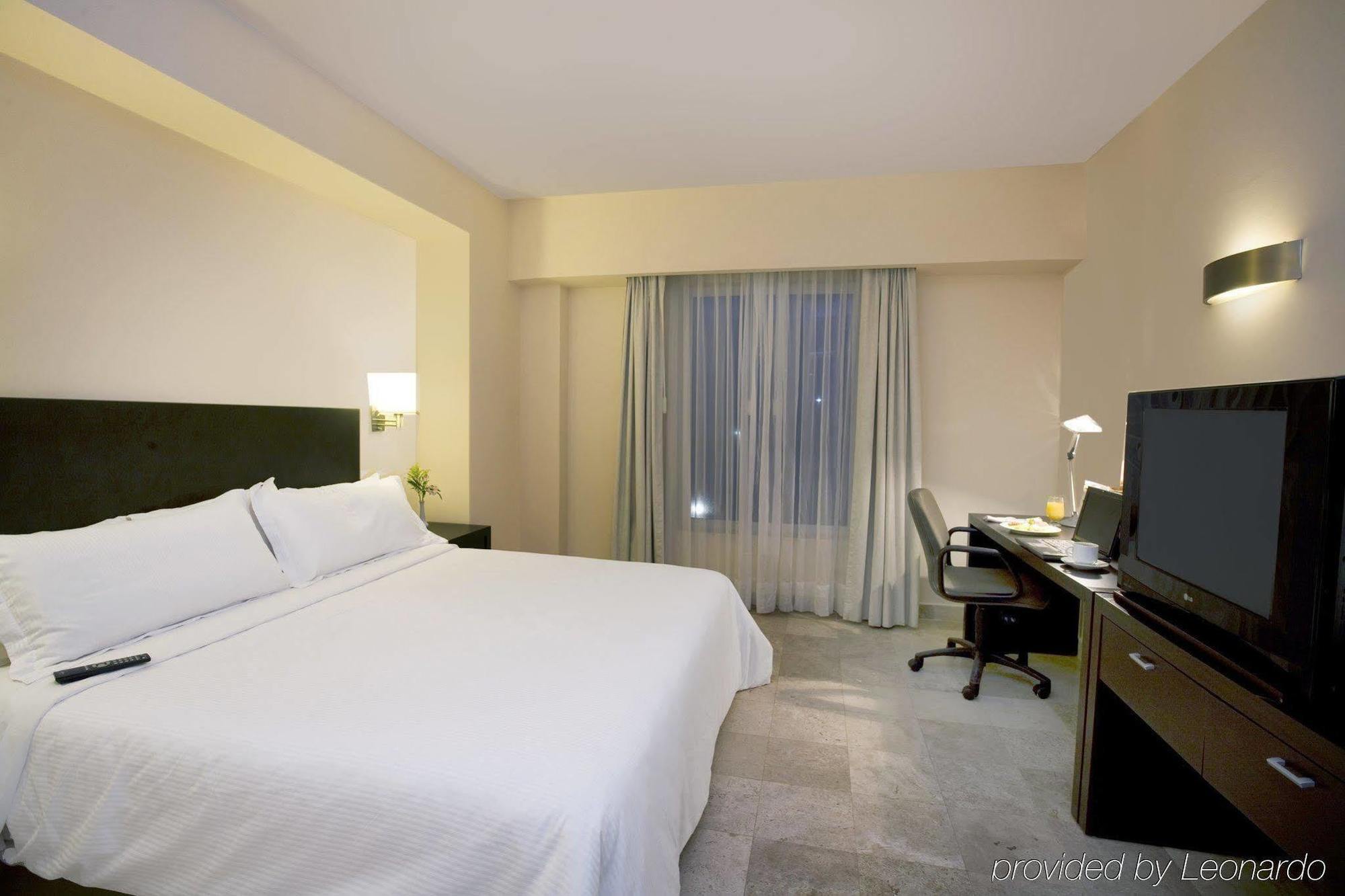 Fiesta Inn Coatzacoalcos Buitenkant foto